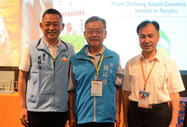 澎金马三县首长齐声呼吁，由于国境将于10月14日正式解封，因此建请中央开放小三通，方便两岸人民正常交流往来。（张茂雄摄）