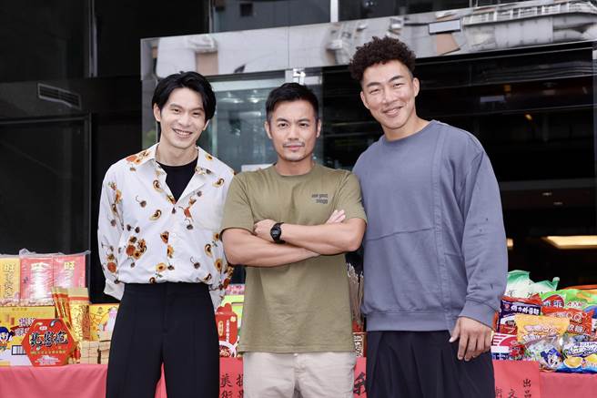 姚淳耀（左起）、范逸臣、郭泓志在片中饰演中生代的黑道分子。（罗永铭摄）