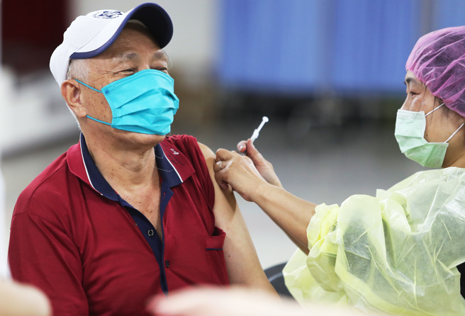 本土新增38157例。（季志翔攝）