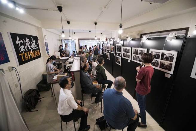 史明《凡人》摄影展，24日上午在台中的好民文化行动协会开幕，是全台巡迴首站，活动展出103岁过世的台独大老史明晚年的38张照片。（摄影师黄谦贤提供／张妍溱台中传真）