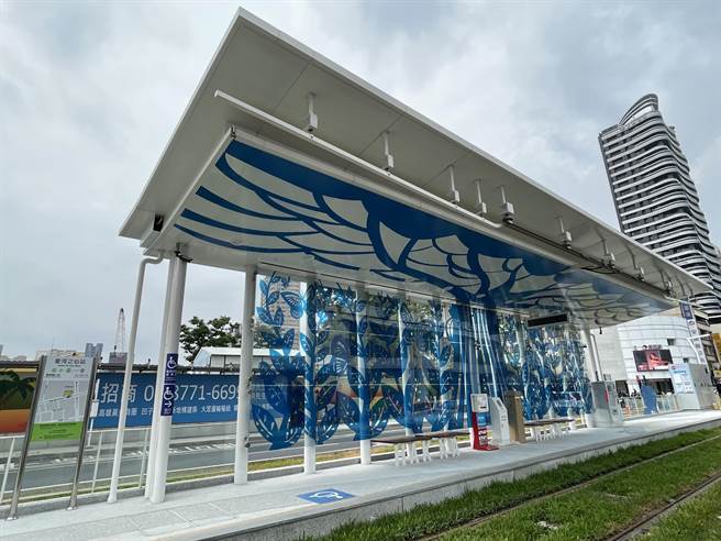 捷運局表示，現場工作人員是進行履勘前的環境整理作業。圖為C24候車站。（翻攝照片／高雄洪靖宜傳真）