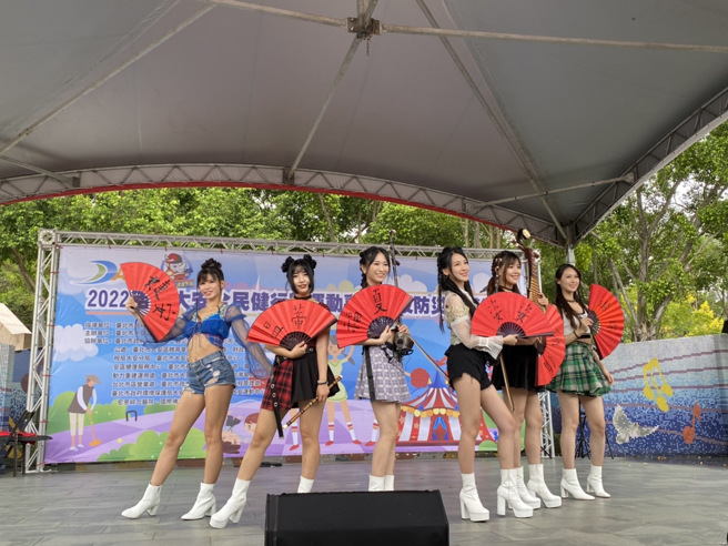 臺北市大安区公所结合大安区体育会及臺北市政府消防局第二救灾救护大队举办「2022大安全民运动嘉年华暨防灾宣导及健行闯关」活动。(大安区公所提供)