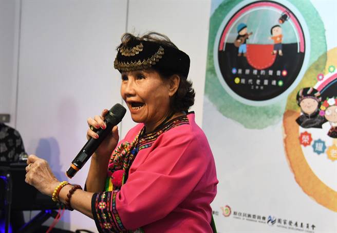 台东县政府首度办理「黑胶时代原住民音乐展」，24日正式启动。（庄哲权摄）