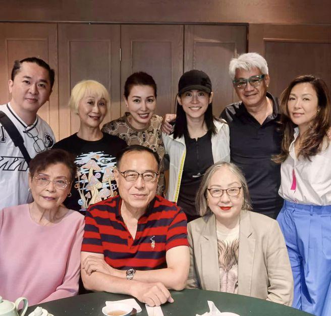 《餐餐有宋家》演员聚会合照。(图／取自陈曼娜脸书)