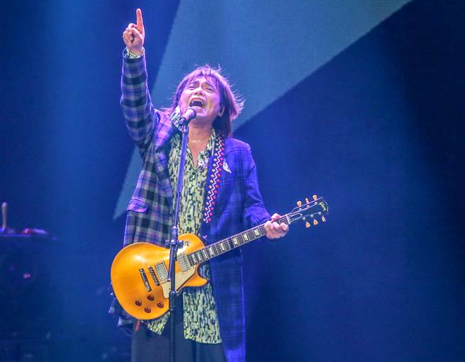 伍佰 ＆ China Blue今晚在小巨蛋开唱首场。（粘耿豪摄）