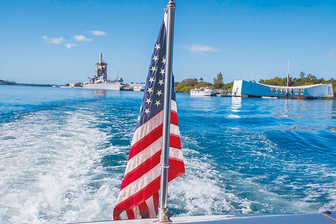 政战局长简士伟等官员8月初访夏威夷（图为珍珠港）。（美联社）