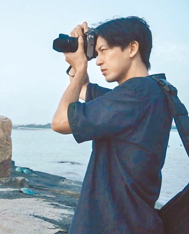 黃姵嘉在IG分享邱昊奇的帥照。（摘自黃姵嘉IG）