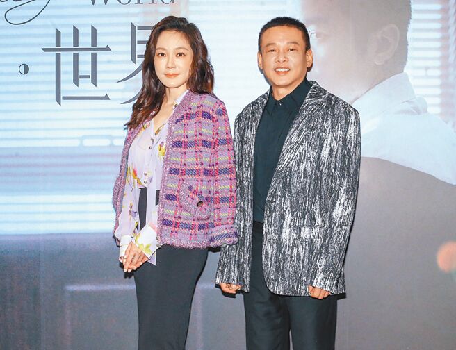 李康生（右）、尹馨第3度合作，昨出席新片《童话‧世界》记者会。（粘耿豪摄）