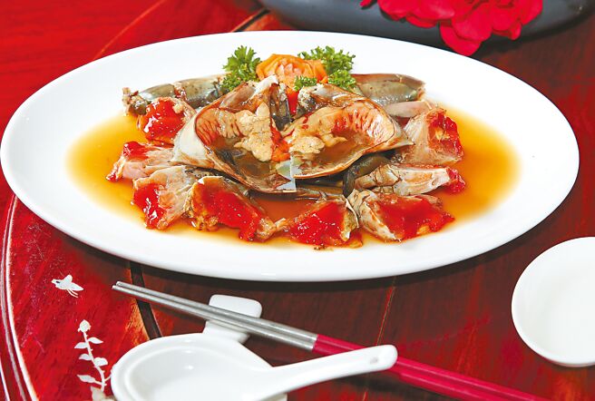 「醉膏蟹」每隻1880元 。（陳俊吉攝）