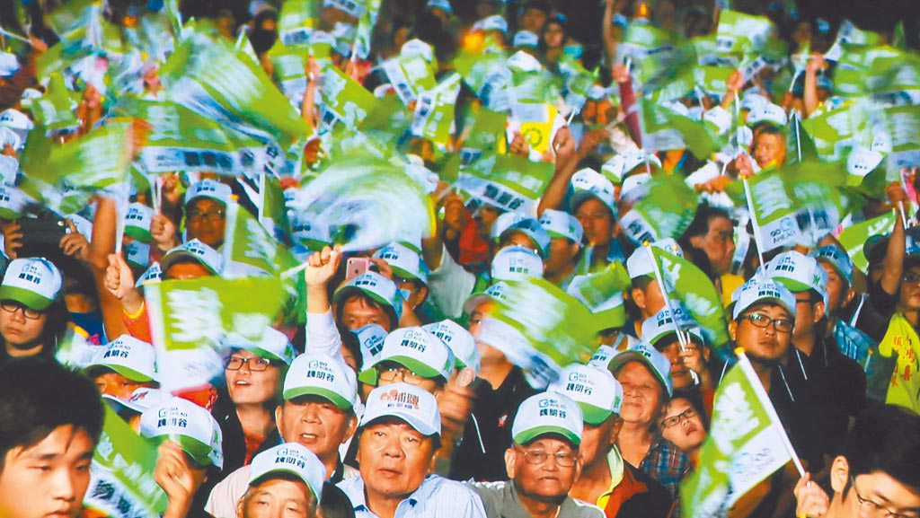 民進黨屏東縣長潘孟安的施政滿意度為71.06％，而現在選戰開打，民進黨的支持者中，卻有6.94％表示會棄綠投藍，改支持國民黨屏東縣長候選人蘇清泉。（本報系資料照片）