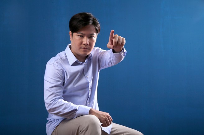 國民黨台北市議員候選人高揚凱表示，民進黨動用國家機器侵犯民眾黨新竹市長候選人高虹安個資，如此恐怖的政治手段形同獨裁。（高揚凱辦公室提供）