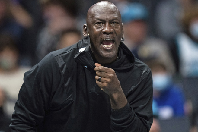 麥可喬丹(Michael Jordan)的紀錄片問世之後，對於其他公牛隊友的描述是不太友善的。(美聯社)