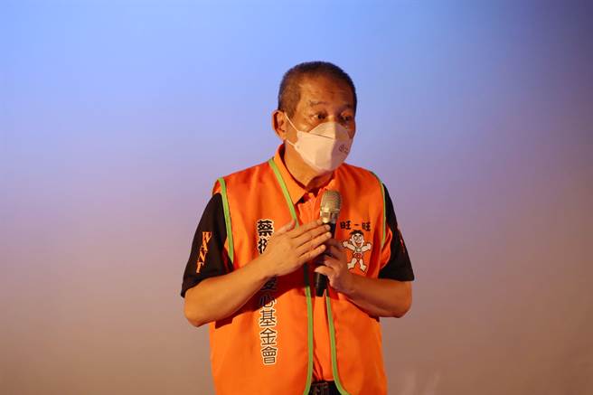 蔡衍明爱心基金会主任周哲仁仅代表旺旺集团蔡衍明董事长为在场的朋友献上祝福。（吕妍庭摄）