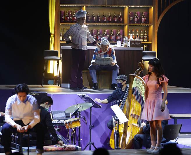 风靡全世界最长寿、外百老匯最经典的音乐剧《The Fantasticks梦幻爱程》盛大开演，并首度于台北展开长檔期驻演，堪称今年度最受期待的浪漫爱情音乐剧。（季志翔摄）