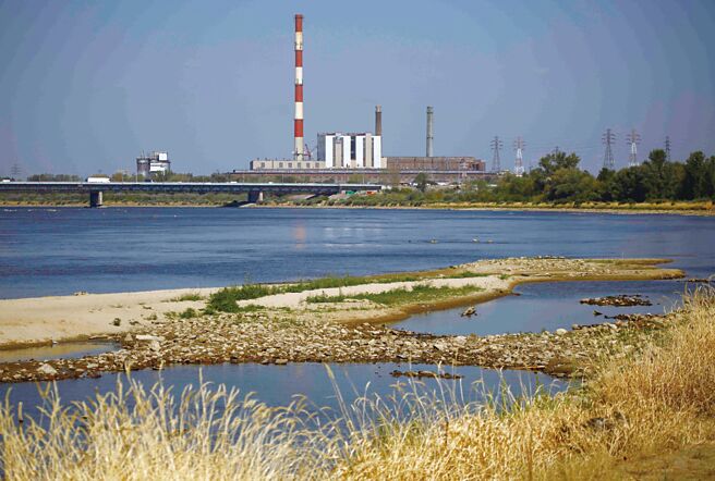 乾旱搅乱水力发电图╱路透