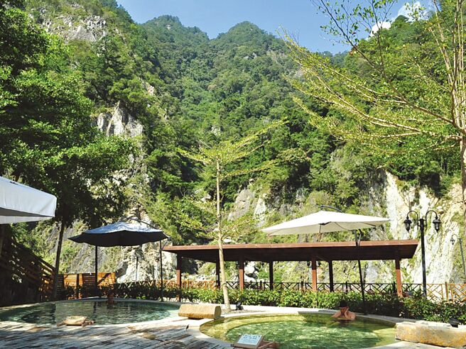 統一谷關星願湯饗一泊二食，10月1日至12月31日秋冬泡湯溫活暖身。圖／統一谷關提供