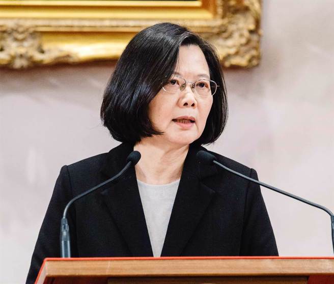 新北市长侯友宜28日接受议员质询时鼓励全国在五一劳动节都放假，对此，人事行政总处表示，须广泛听取各界意见，审慎衡酌，人事行政总处将配合内政部研议。图为总统蔡英文。（示意图／中时资料照）