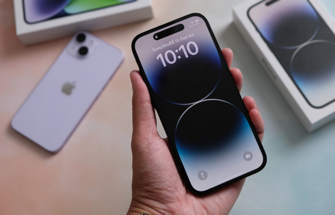 網友好奇買一支iPhone，為什麼要配廉價手機殼。（示意圖／Shutterstock）