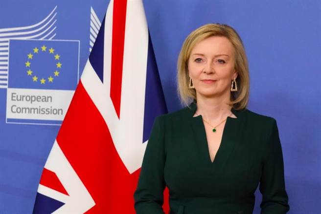 英國首相特拉斯表示，決心與盟國合作，確保台灣能自我防衛。（達志影像）