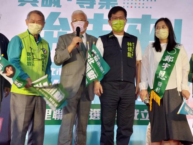 民进党新北市长参选人林佳龙（右二）。（资料照/陈慰慈摄）