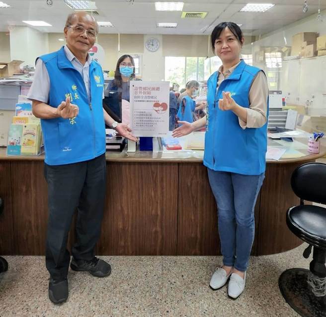 花莲县寿丰乡公所利用108万元预算经费，首度替全乡逾1.7万名乡民投保团体伤害险，每人最高可理赔15万元，是继新城乡、丰滨乡及光復乡等，第4个替乡民投保的团险的乡镇。（寿丰乡公所提供／罗亦晽花莲传真）