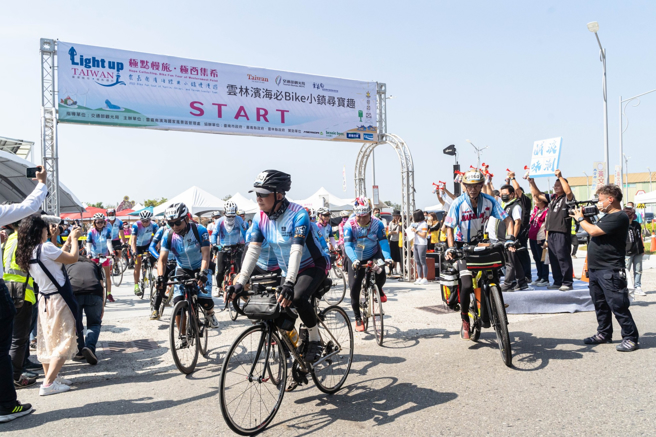 活动出发盛况。(照片/观光局云嘉南管理处提供)