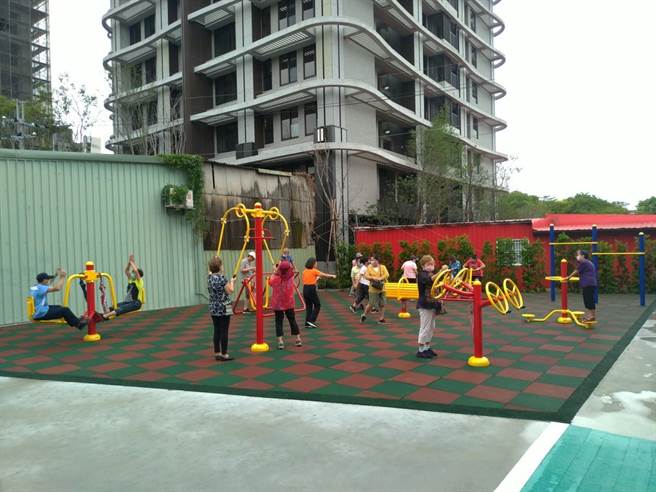 閒置市有土地打造成户外体健坊。（板桥区公所提供）