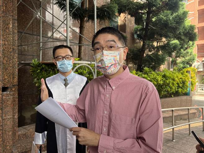 國民黨基隆市長參選人謝國樑批批對手蔡適應，不斷傳遞錯誤資訊，已提出回復名譽訴訟要求賠償。（陳彩玲攝）