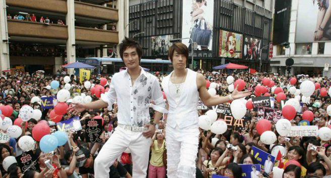 安七炫曾与吴建豪组过团体「Kangta & Vanness」。（摘自韩网）