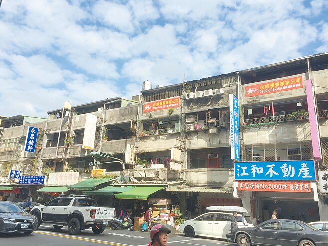 新北市市场用地容积率仅有240％，相较高雄市、台北市诱因不足，地方喊话希望放宽容积标准，加速民有市场都更进度。（新北市市场处提供／蔡雯如新北传真）