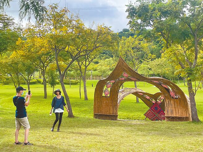 2022桃園地景藝術節閉幕不閉展，大多數藝術作品將原地展至今年底。（呂筱蟬攝）