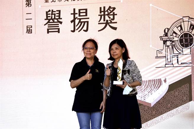 由頂新和德文教基金會維護經營的「文房・文化閱讀空間」，獲得今年台北市文化局「文化資產保存維護譽揚獎」管維推廣優勝獎的肯定。(頂新提供／吳建輝彰化傳真)