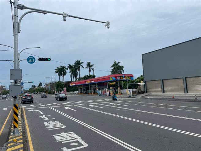 台南市警察局交通警察大队指出，相较于尚未建置科技执法设备前，启用科技执法以来，平均每月违规及交通事故约下降近2成。(台南市警方提供／曹婷婷台南传真)