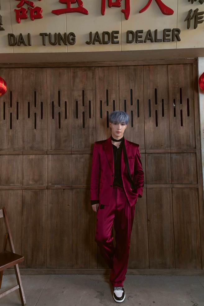 张艺兴推出全新EP《西》。（张艺兴工作室提供）