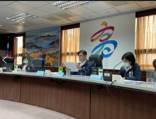 今（27）日經市政會議審議通過「高雄市淨零城市管理自治條例」草案，將送高市議會審議，待三讀通過後，報請行政院核定。（柯宗緯翻攝）