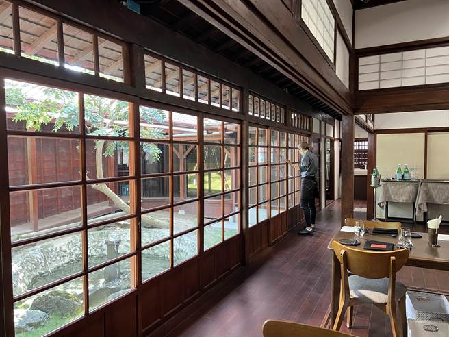 市府先前投入3380万元修復新竹州警务部部长官舍，并于2021年完成，为竹市现存面积最大、歷史最久的高等官舍。（王惠慧摄）