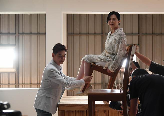 陳冠霖（左）在《一家團圓》中面臨不少挑戰。（三立提供）