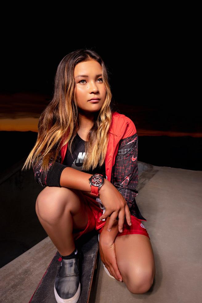 去年在东京奥运拿下滑板铜牌的14岁滑板少女Sky Brown，受邀担任泰格豪雅代言人。（TAG Heuer提供）