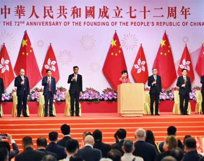 圖為去年大陸十一國慶，港府在灣仔會議展覽中心舉行酒會。（資料照／取自星島日報）