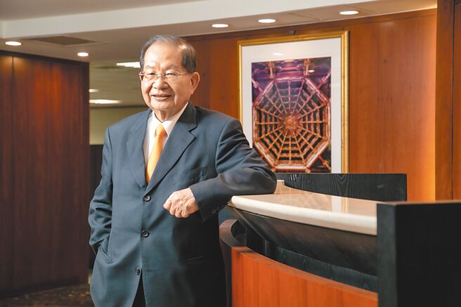 针对升息议题，台北市不动产开发公会理事长陈胜宏表示，房价不受影响，呈现「量缩价平」格局。（台北市不动产开发公会提供）