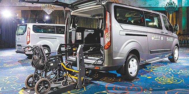 Ford Tourneo Custom福特旅行家拥有宽敞的车室空间，很适合改造为福祉车。（福特六和提供）