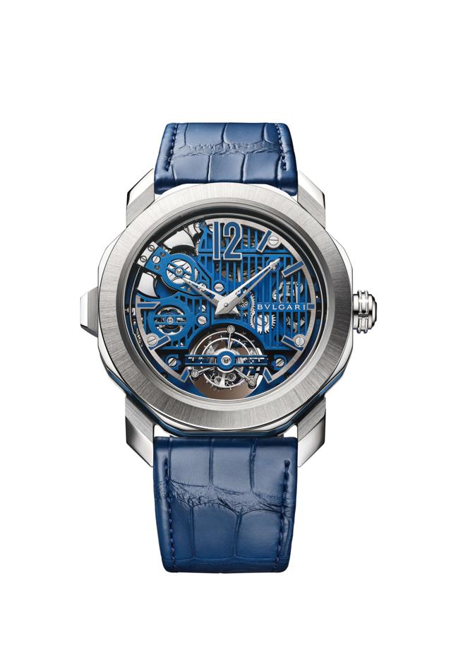 宝格丽Octo Roma Blue Carillon Tourbillon蓝色钛金属钟乐报时陀飞轮腕表，铂金与钛金属的表壳让报时敲簧更宏亮好听。（BVLGARI提供）