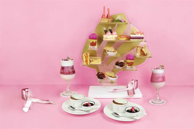【與愛同行-粉色姊妹會】主題下午茶。（大地酒店提供）