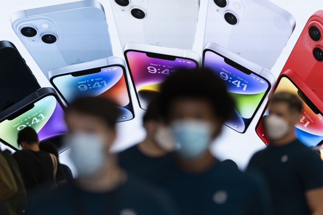 智慧型手機的市場需求出現反轉，連iPhone都受到衝擊。（示意圖／路透社）