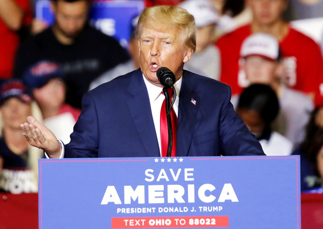 美國前總統川普近期受訪時被問到什麼事情會讓他「睡不著」，他警告世界可能爆發第三次世界大戰，而且可能發生在台灣與中國大陸、或是烏克蘭。（資料照／美聯社）