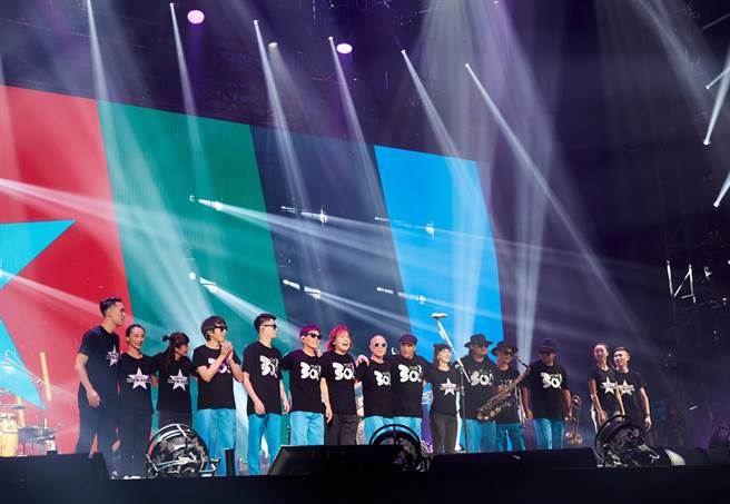 伍佰Rock Star高雄演唱会宣布延期。（开丽娱乐提供）