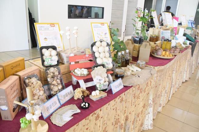  彰化县政府主办「农度刚好」彰化飙点子徵件活动，鼓励青农提供解决农村问题、助农业更好发展等计画方案，28日举办成果展记者会，宣布10月1日至2日在溪州公园中台湾农博会展出。（图/ 中央社）