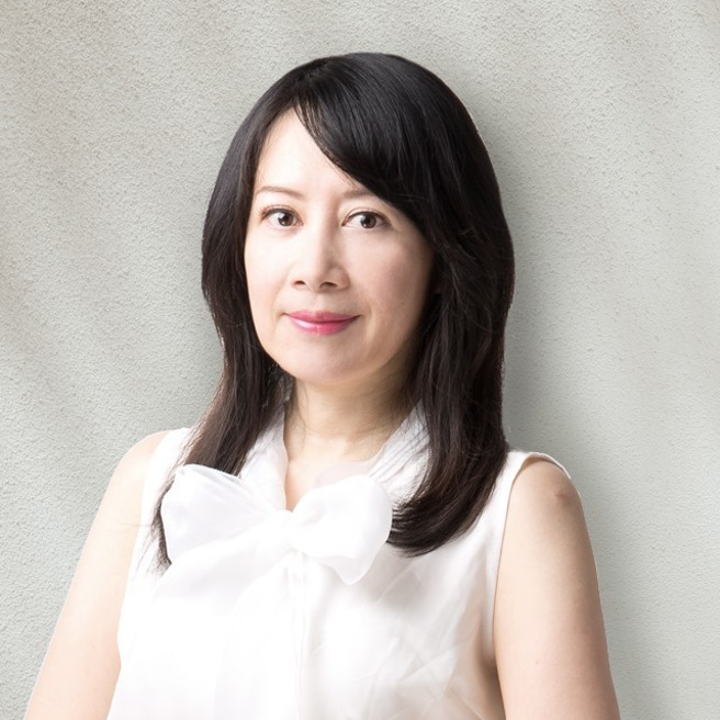 萧裔芬退出第一线主播多年，回忆与目前话题焦点的资深媒体人周玉蔻曾交流离婚经。（图／取自萧裔芬脸书）