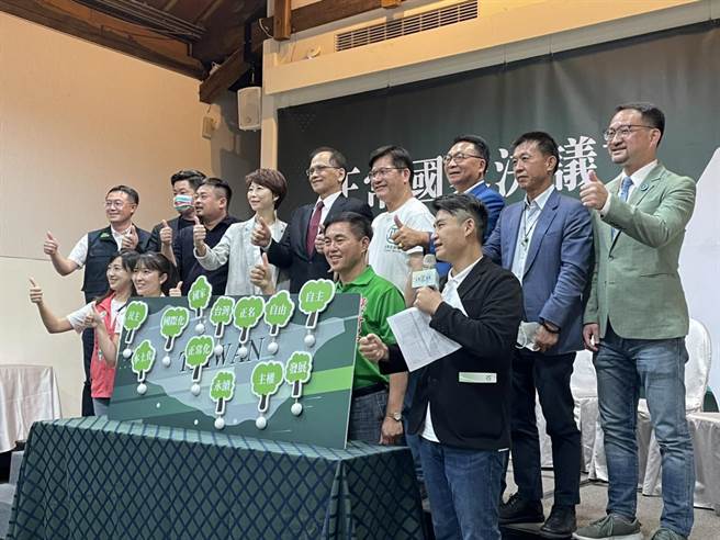 民进党正国会28日举办「正常国家决议文」15周年纪念茶会。（蔡佩珈摄）