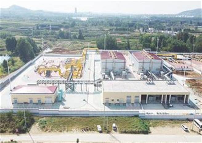 中俄东线天然气管道安平至泰安段投产。图为中俄东线天然气管道泰安联络压气站。（中国石油报）